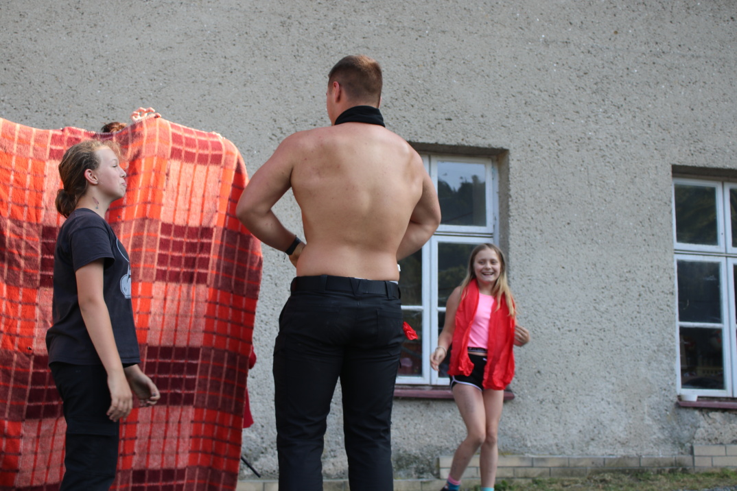 Karlík a továrna na čokoládu